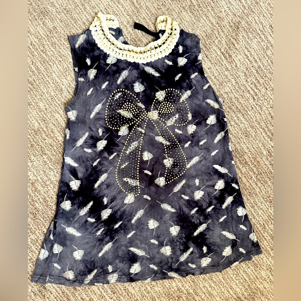 Sleeveless, pearl neck top, Size M